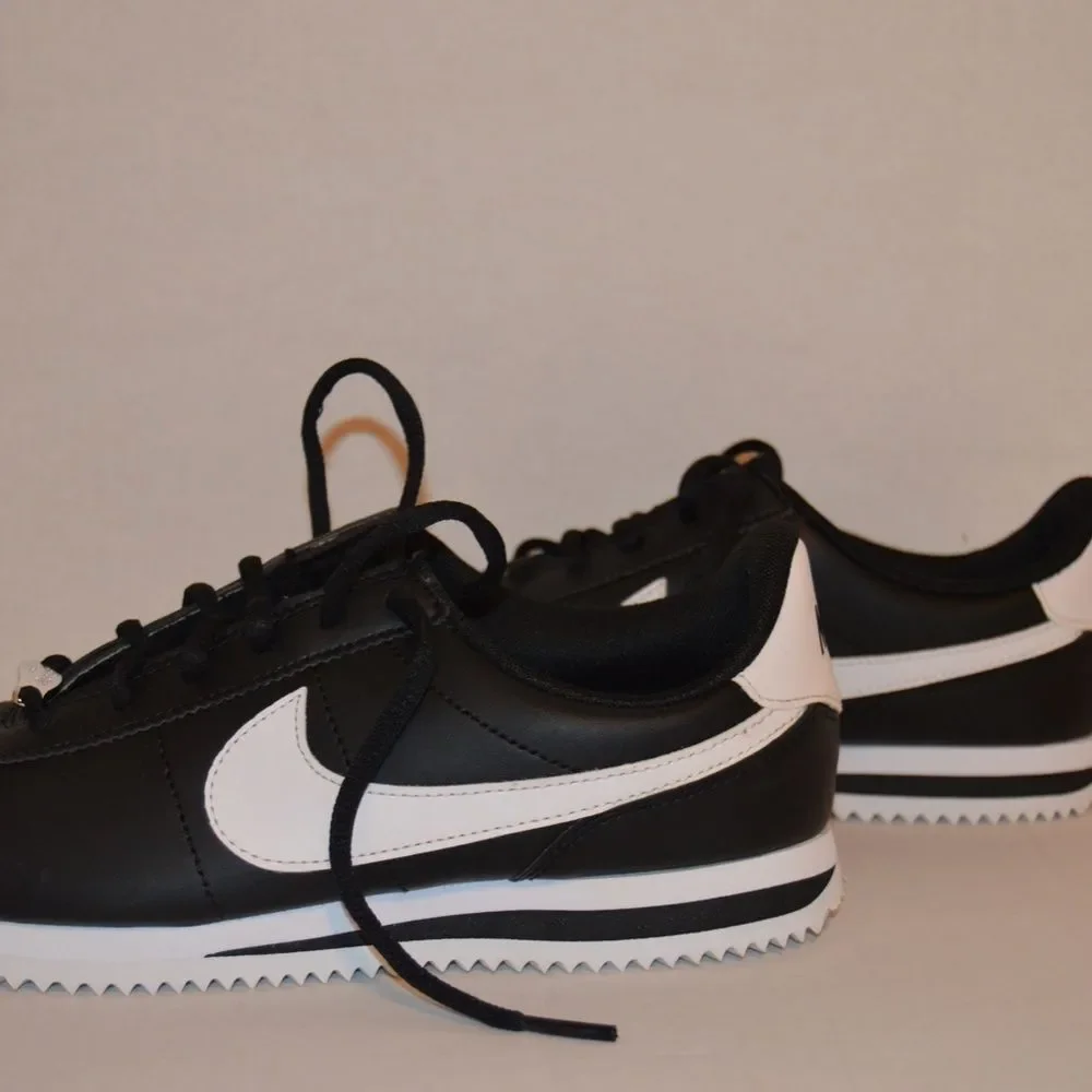 Nike Cortez '72 Swoosh Black/White 904764-001 Youth Size 6.5Y Women’s 8